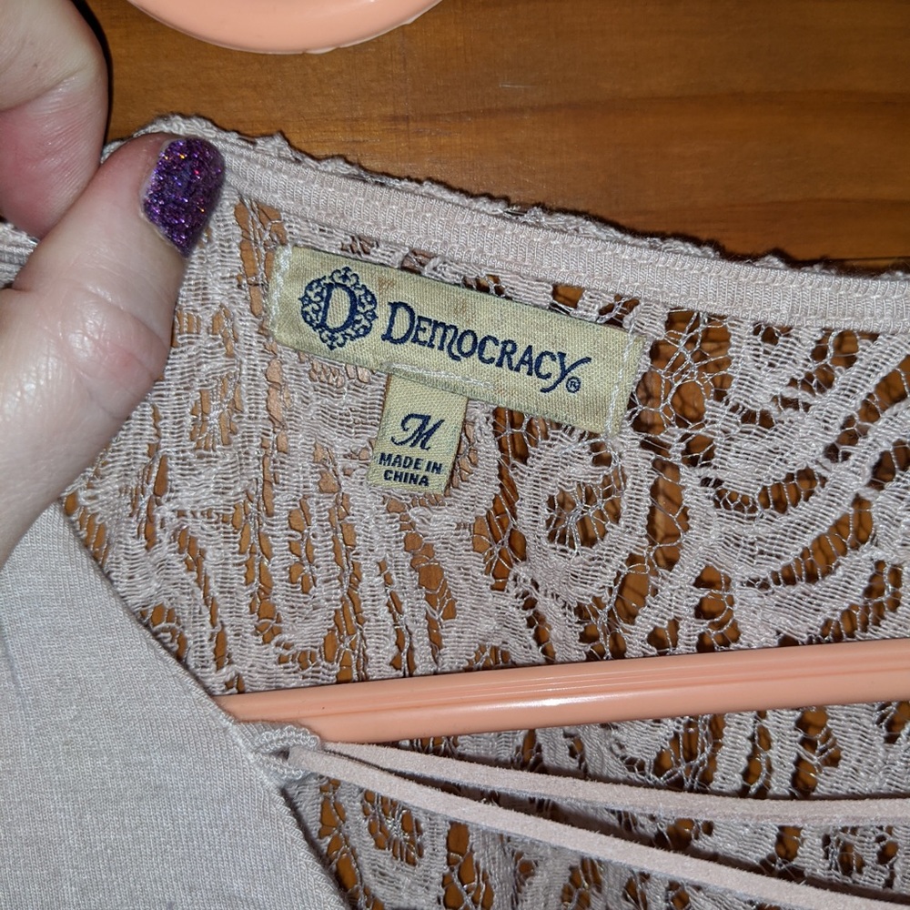 Light pink top - Picture 3 of 4